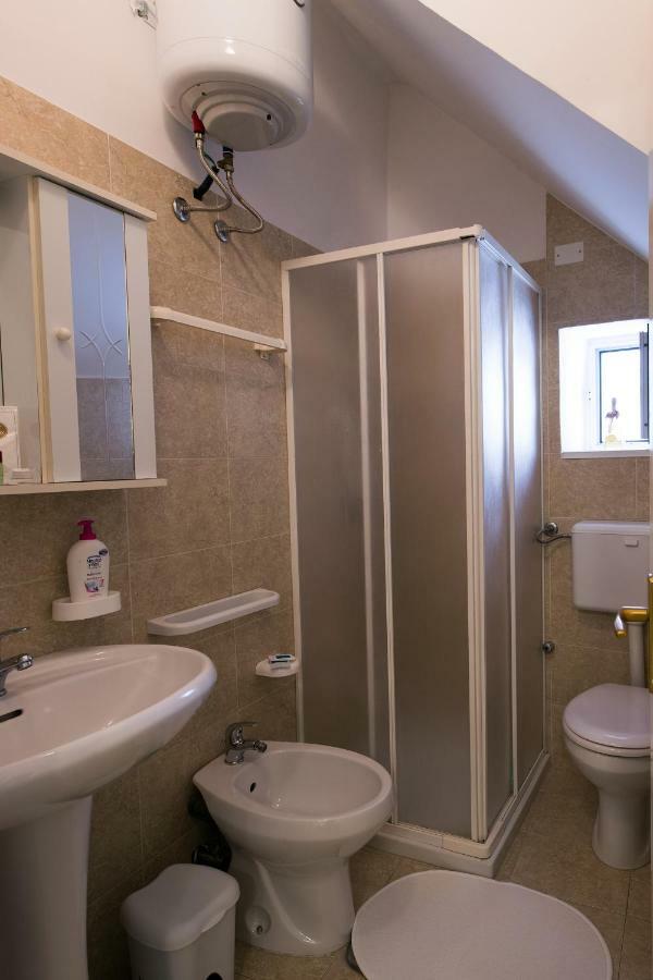 Antico Rifugio Bed & Breakfast กาโรวิญโญ ภายนอก รูปภาพ